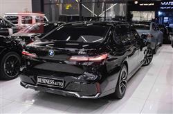 بي ام دبليو الفئة 7